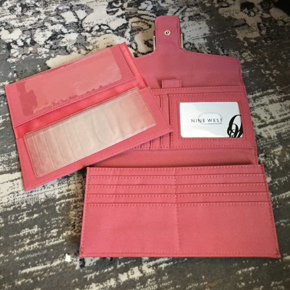 Nine West Wallet - Picture 3 of 4