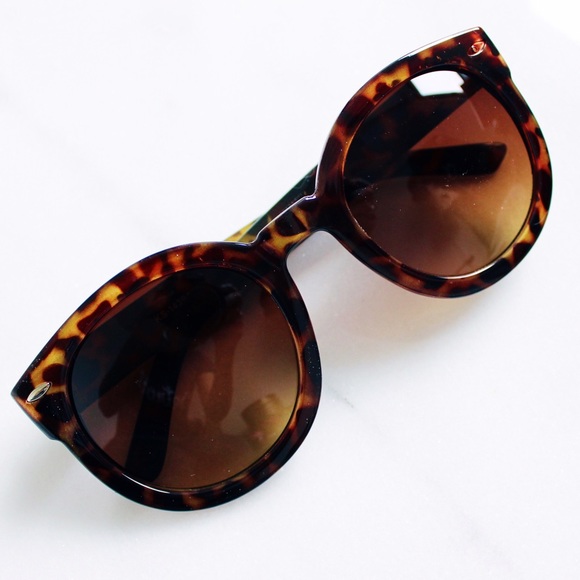 Spotted Brown Oversized Sunglasses - Picture 2 of 3
