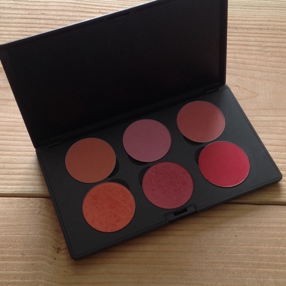 ⭐️⭐️⭐️⭐️⭐️SOLD⭐️⭐️⭐️MAC Custom blush pallet 6color