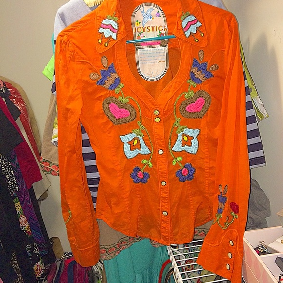 Johnny Was Tops - JOYSTICK JW Gorgeous button down embroidered top