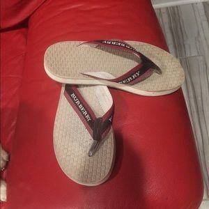 Burberry slippers
