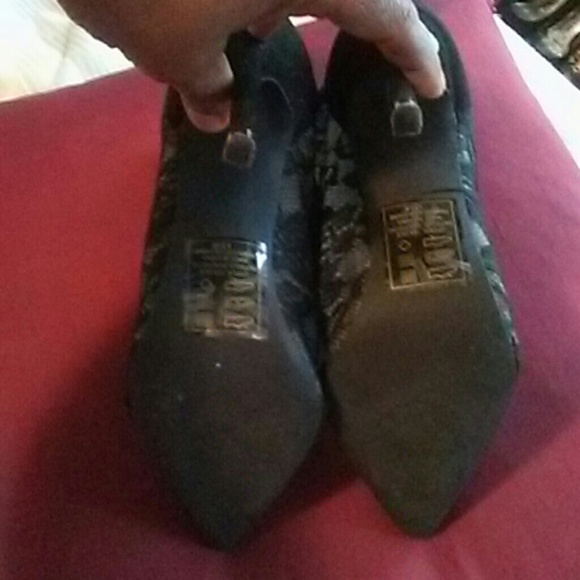 Shoes - Picture 3 of 4