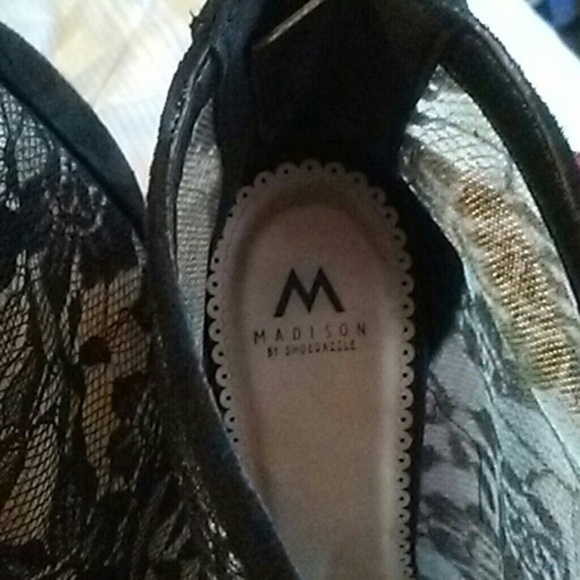 Shoes - Picture 4 of 4