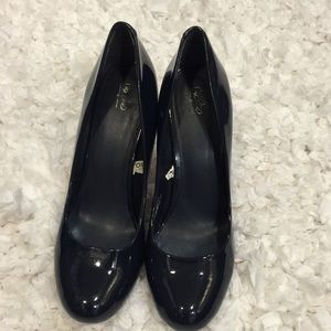 Navy blue round toes pumps, size 7 1/5
