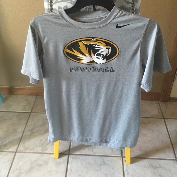 Boys large 14-16 Nike Mizzou dri-fit tee
