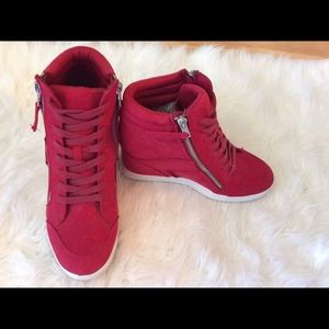 Rock and Republic Sport Wedged