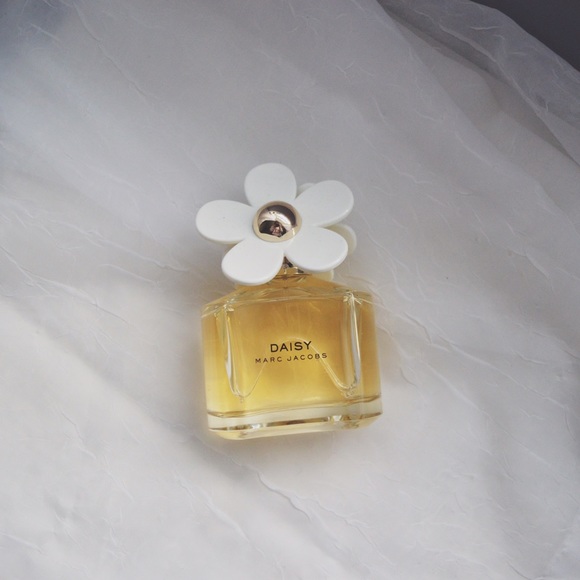 💓4 HOUR SALE💓 Marc Jacobs Daisy Perfume ✨