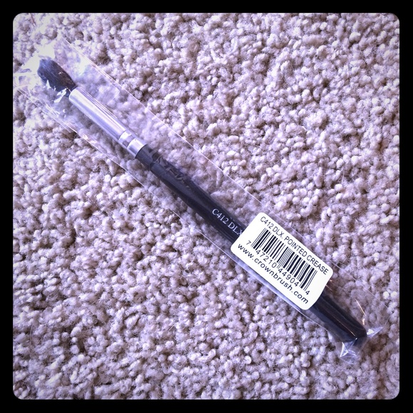 Crown brush pointed crease brush - brand new!