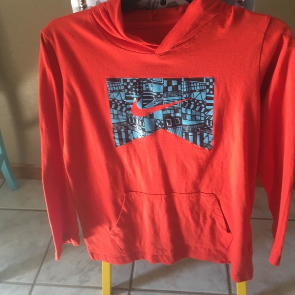 Boys Large 14-16 Nike light weight hooded tee