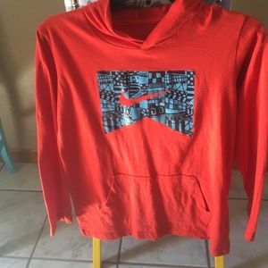 Boys Large 14-16 Nike light weight hooded tee