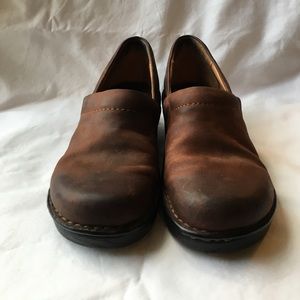 Born Toby clog