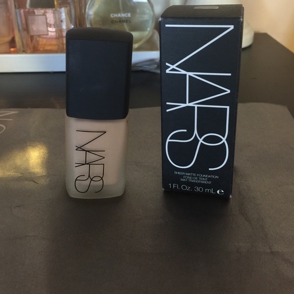 🎀Nars sheer matte foundation 🎈NEW🎈