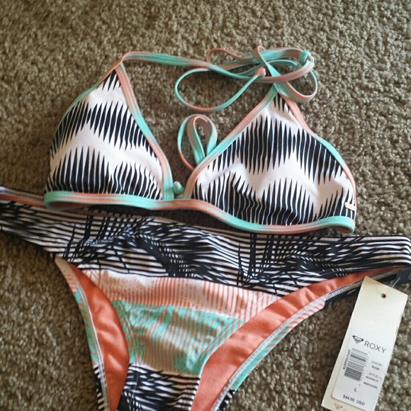 BNWT two piece bikini by Roxy