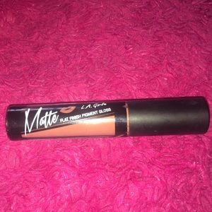 L.A. Girl Matte flat finish pigment gloss