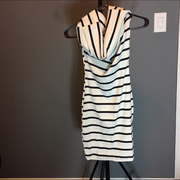 LAST ONE SALE  🆕Gorgeous off shoulder dress - Picture 3 of 4