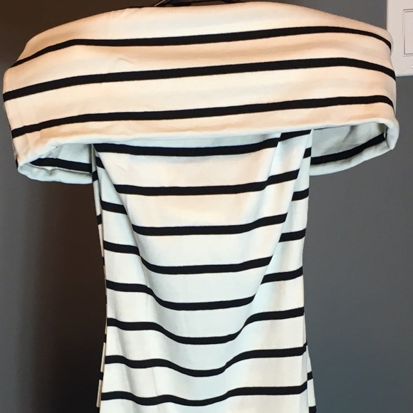 LAST ONE SALE  🆕Gorgeous off shoulder dress - Picture 4 of 4