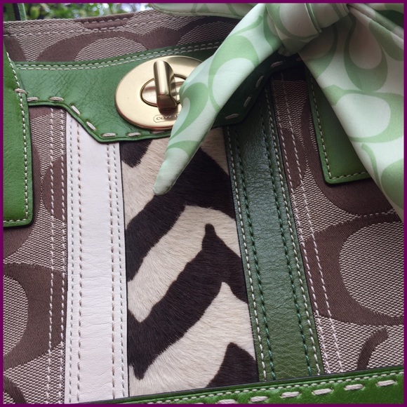 ❌SOLD❌Coach Madison zebra print handbag - Picture 2 of 4