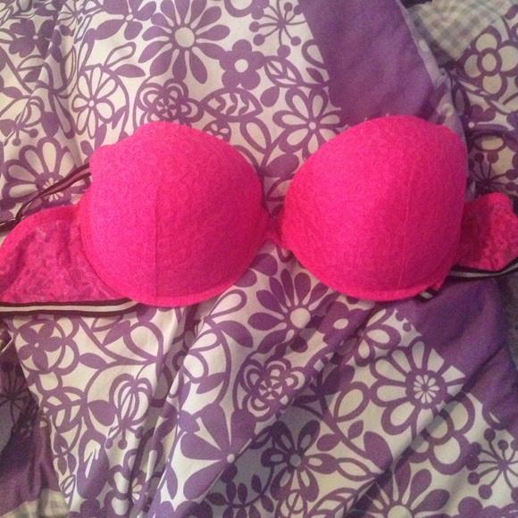 Pink lace leopard bra 🔥
