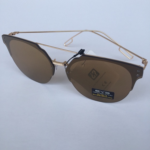 ❗️LAST ONE❗️Round Sunglasses - Picture 2 of 3