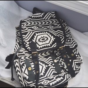 Pacsun Tribal Backpack ⚫️⚪️