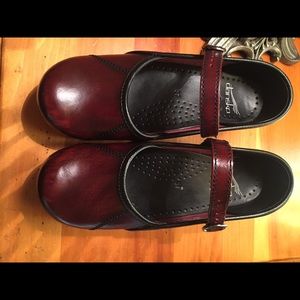 Dansko ladies' nursing clogs