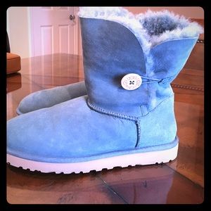 UGG Bailey Button Teal Size 10