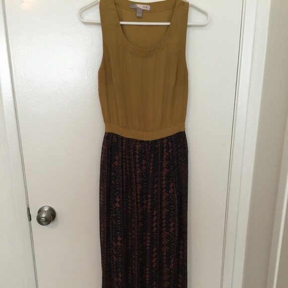 Super cute Aztec print maxi dress