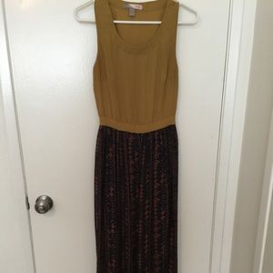 Super cute Aztec print maxi dress