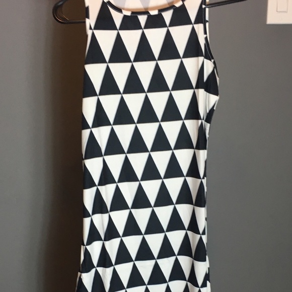 🆕Stunning checkered mini dress❤️ - Picture 3 of 4