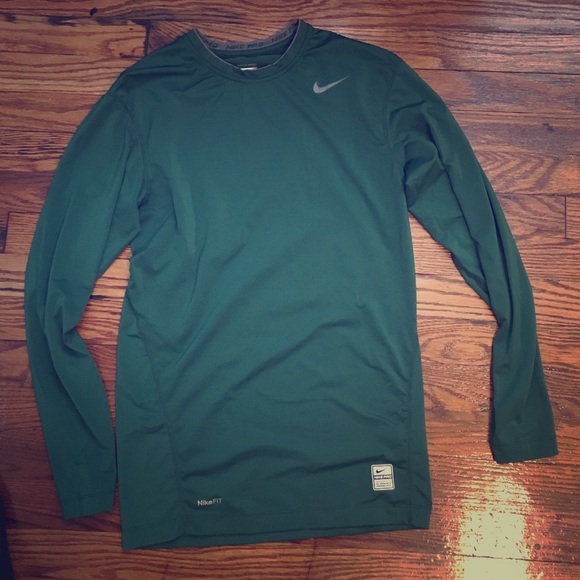 Nike Pro fit "under armour"