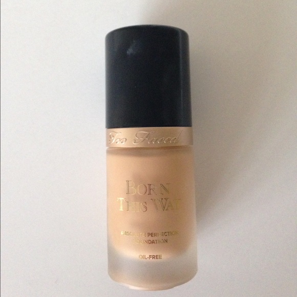 Too Faced Born This Way Foundation Like New