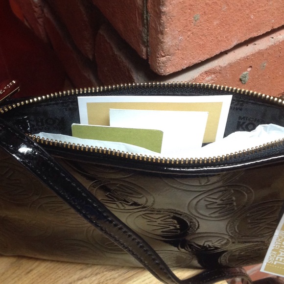 Michael Kors small crossbody leather bag - Picture 4 of 4