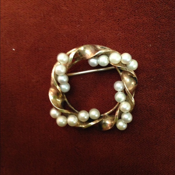 Vintage Gold Filled Pearl Brooch - Picture 1 of 2