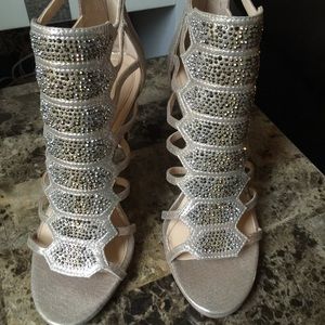 Imagine VINCE CAMUTO Gavin Embellished Cage shoes