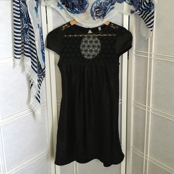 Cutest mini! Lace top with peek a boo back.