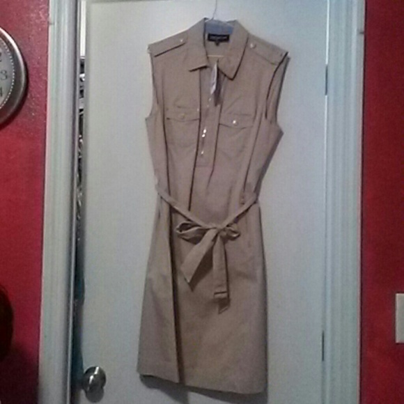 Dress - Picture 3 of 3