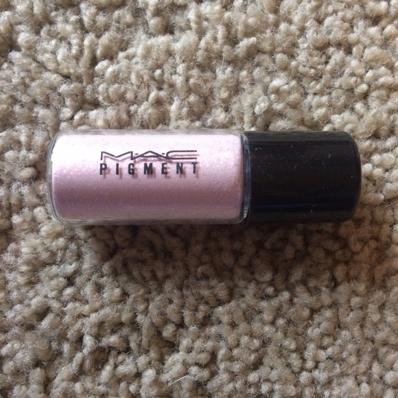 MAC Cosmetics Other - Mac loose pigment in Helium (light pink)