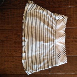 Lulu lemon white and Grey stripped tennis skirt