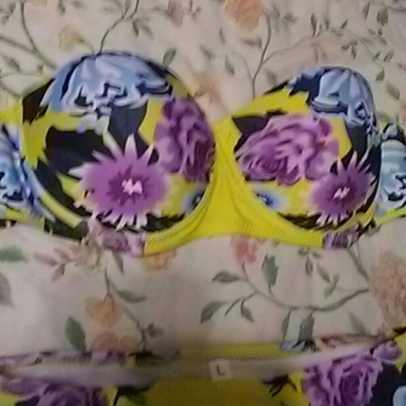 Adorable Floral High Waist Bikinis - Picture 2 of 4