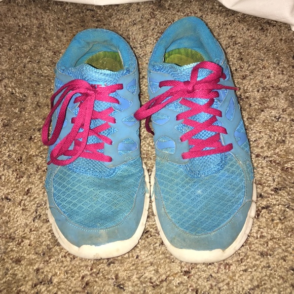 NIKE Frees
