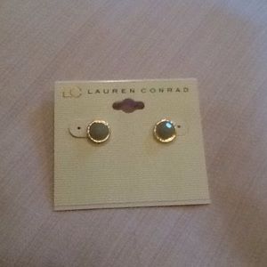 NEW - Round earrings