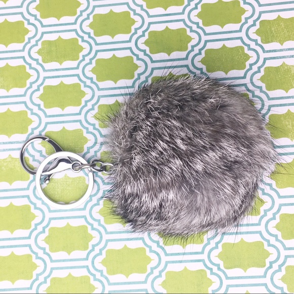 🌸5/$25🌸 FUR POM POMS w/ hook & clasp - Picture 2 of 7