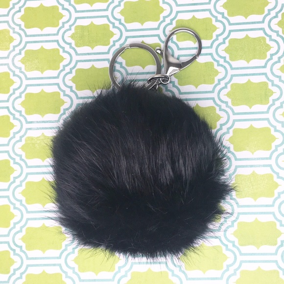 🌸5/$25🌸 FUR POM POMS w/ hook & clasp - Picture 3 of 7