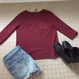 Maroon/red top
