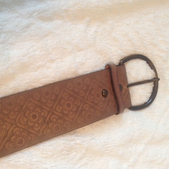 Gap leather belt