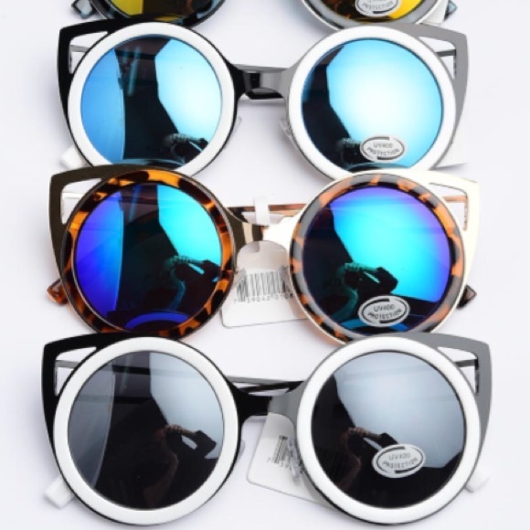 📍Coming soon📍Bomb Blue/Leopard Sunglasses - Picture 2 of 2