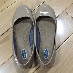 Dr. Scholl's Patent Nude Flats in size 5.5