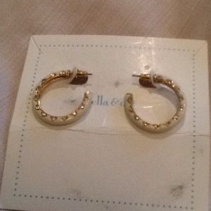 Stella & dot earrings ivory & gold tone hoops