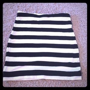 Black and white striped fitted skirt