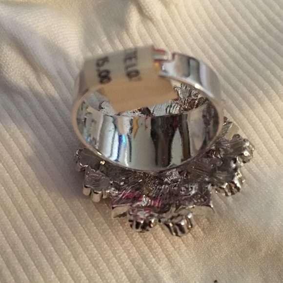 Beautiful statement ring - Picture 2 of 3